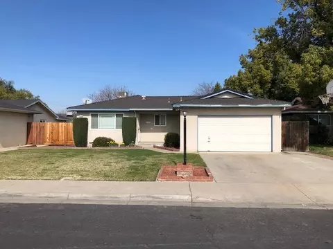 975 W National Ave, Clovis, CA 93612 photo 1