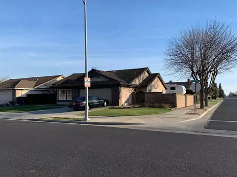 1698 Jefferson Ave, Madera, CA 93637 photo 1
