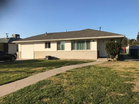 305 Oatman Ave, Sanger, CA 93657 photo 1