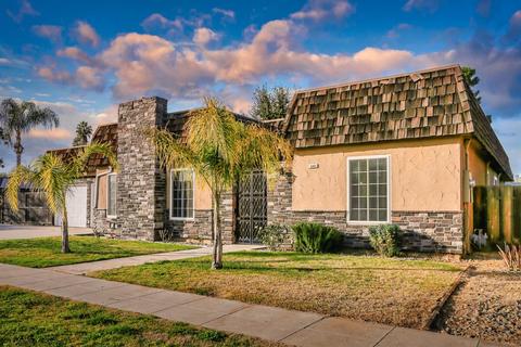 5161 E Pine Ave, Fresno, CA 93727 photo 1