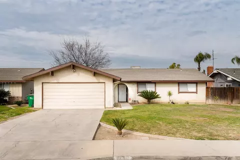 1358 Fig St, Selma, CA 93662 photo 1