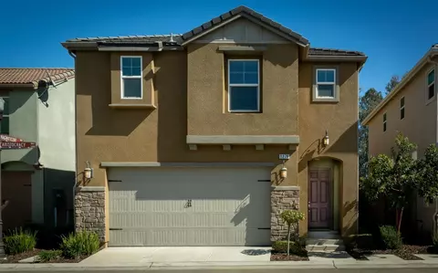 1279 Aristocracy Way, Clovis, CA 93619 photo 1