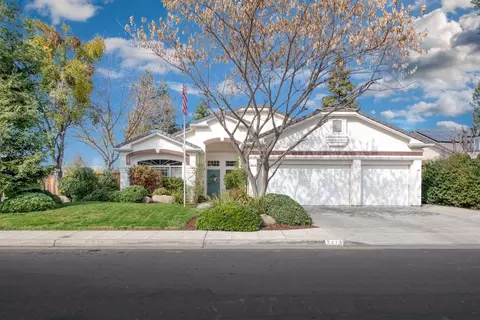 2413 Twain Ave, Clovis, CA 93611 photo 1