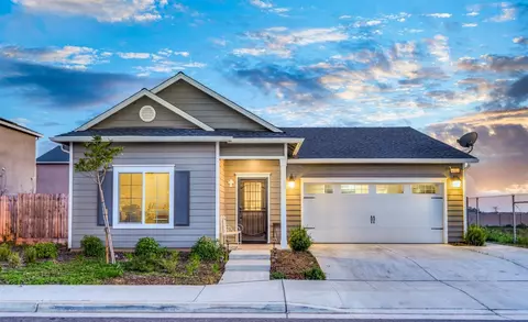 4102 Rialto Ave, Clovis, CA 93619 photo 1