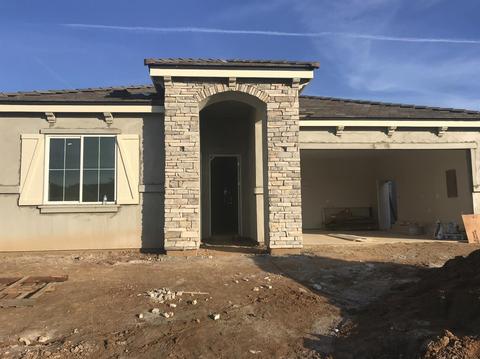 560 Timbderline Way S, Madera, CA 93636 photo 1