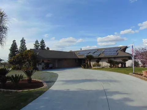 936 E Nebraska Ave, Dinuba, CA 93618 photo 1