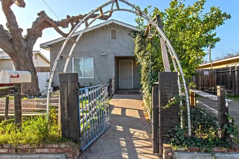 2248 E Webster Ave, Fresno, CA 93701 photo 1