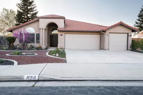 824 Burl Ave, Clovis, CA 93611 photo 1