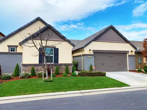 1712 N Broadbent Ln NE, Clovis, CA 93619 photo 1
