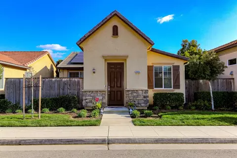 3944 Heritage Ave, Clovis, CA 93619 photo 1