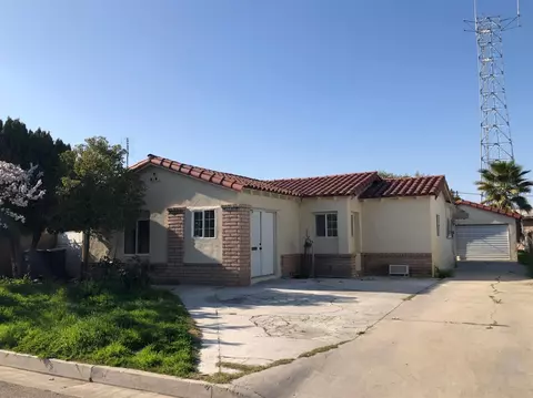 621 E 4th St, Madera, CA 93638 photo 1