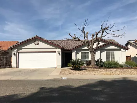 2704 4th St, Sanger, CA 93657 photo 1