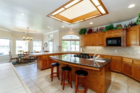 6854 N Leonard Ave, Clovis, CA 93619 photo 1