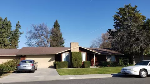 2006 E Vassar Ave, Visalia, CA 93292 photo 1