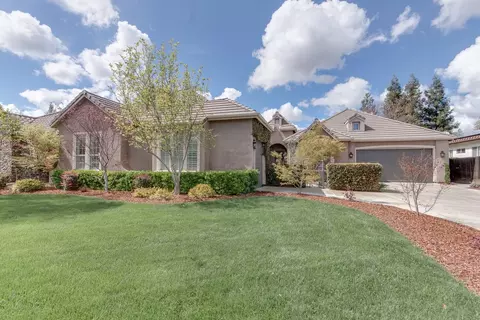 1134 N Orangewood, Clovis, CA 93611 photo 1