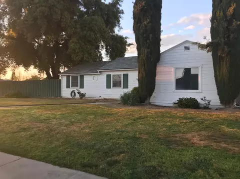 132 E North Ave, Reedley, CA 93654 photo 1