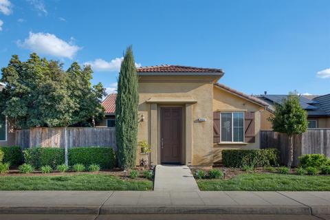 3952 Heritage Ave, Clovis, CA 93619 photo 1
