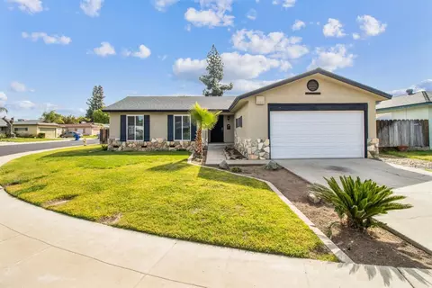 2929 Pierce Dr, Clovis, CA 93612 photo 1