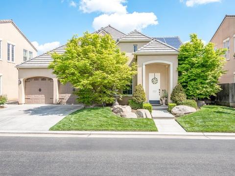1727 N Hughes Ave, Clovis, CA 93619 photo 1