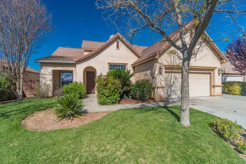 4875 N Shoreline Way, Clovis, CA 93619 photo 1