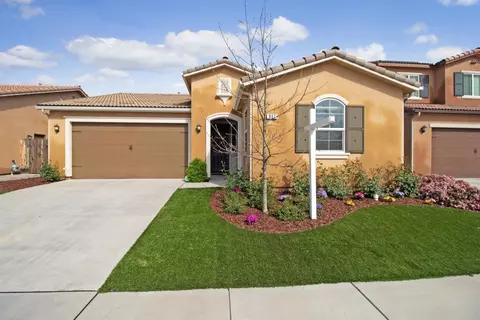 837 Maine, Clovis, CA 93619 photo 1