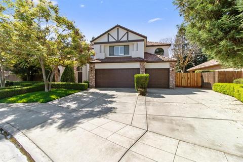 582 W Omaha Ave, Clovis, CA 93619 photo 1