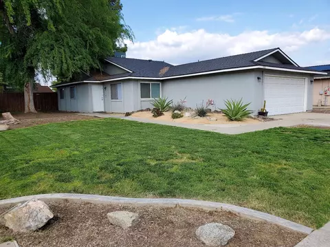 1400 Laurel Ave, Tulare, CA 93274 photo 1