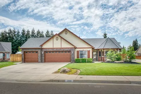290 W Loyola Ave, Clovis, CA 93619 photo 1