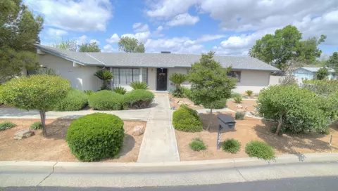 1227 1st St, Clovis, CA 93612 photo 1