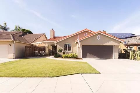 885 Robinson Ave, Clovis, CA 93612 photo 1