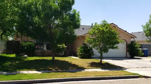 681 Gloria Ave, Sanger, CA 93657 photo 1