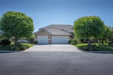4728 N Fallingwater Ln, Clovis, CA 93619 photo 1