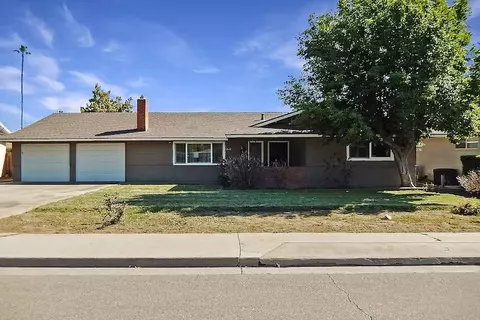 2115 4th St, Sanger, CA 93657 photo 1
