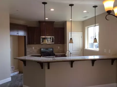 876 Diamante Ln, Madera, CA 93637 photo 1
