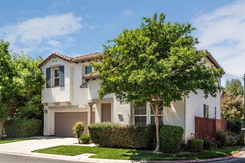 1866 N La Rue Ln, Clovis, CA 93619 photo 1