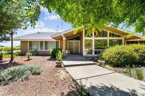 7915 E Rose Ave, Selma, CA 93662 photo 1