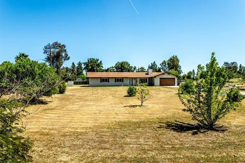 17575 Walden Dr, Madera, CA 93638 photo 1