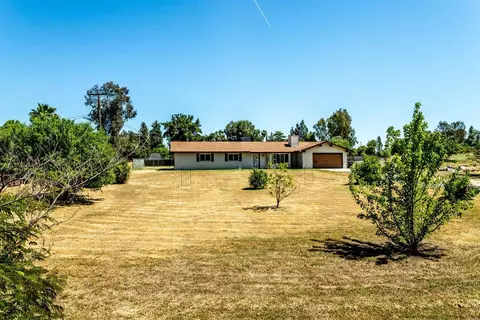 17575 Walden Dr, Madera, CA 93638 photo 1
