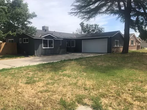 405 Scott, Clovis, CA 93612 photo 1
