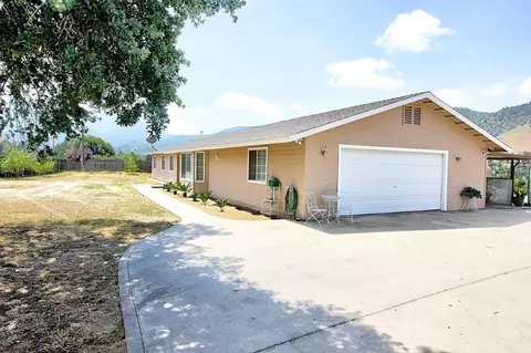 7295 Perlman Dr, Sanger, CA 93657 photo 1