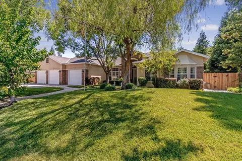 2645 Holly, Clovis, CA 93611 photo 1