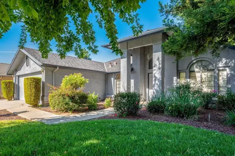 1062 N Claremont, Clovis, CA 93611 photo 1
