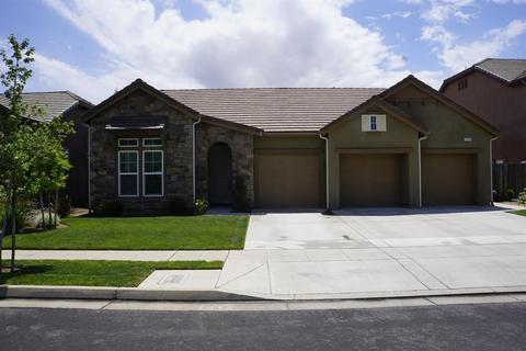 2108 El Paso Ave, Clovis, CA 93611 photo 1