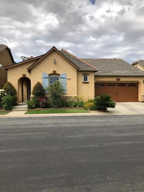 4237 NE Serena Ln, Clovis, CA 93619 photo 1