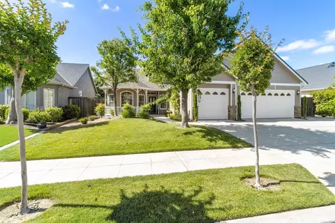 678 Prescott, Clovis, CA 93619 photo 1