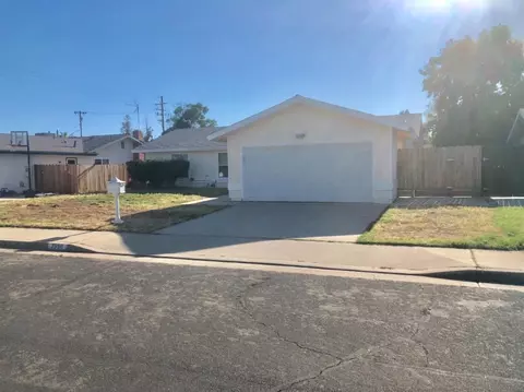 2990 Terry Ave, Clovis, CA 93612 photo 1