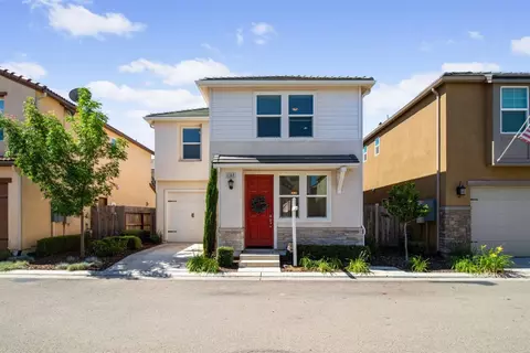 3568 Magnificent Way, Clovis, CA 93619 photo 1