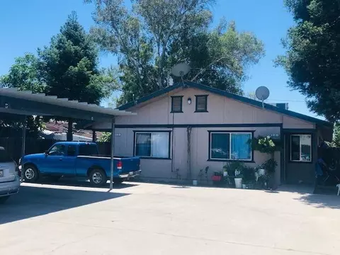 910 Riverside Dr, Madera, CA 93638 photo 1