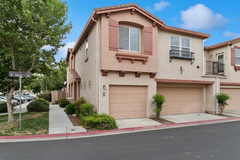 344 N Greco Ln, Clovis, CA 93611 photo 1