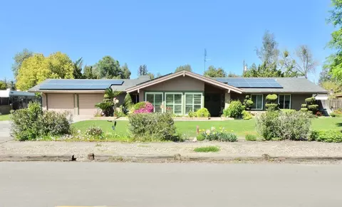 36227 Cloverleaf Ave, Madera, CA 93636 photo 1